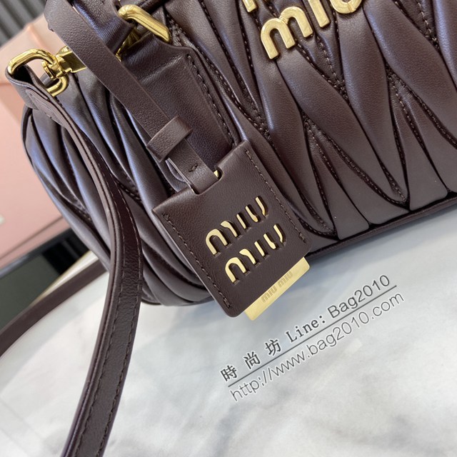miumiu繆繆專櫃最新款Arcadie牛皮革中號保齡球手提包斜挎包 jh2531型號：5BB148